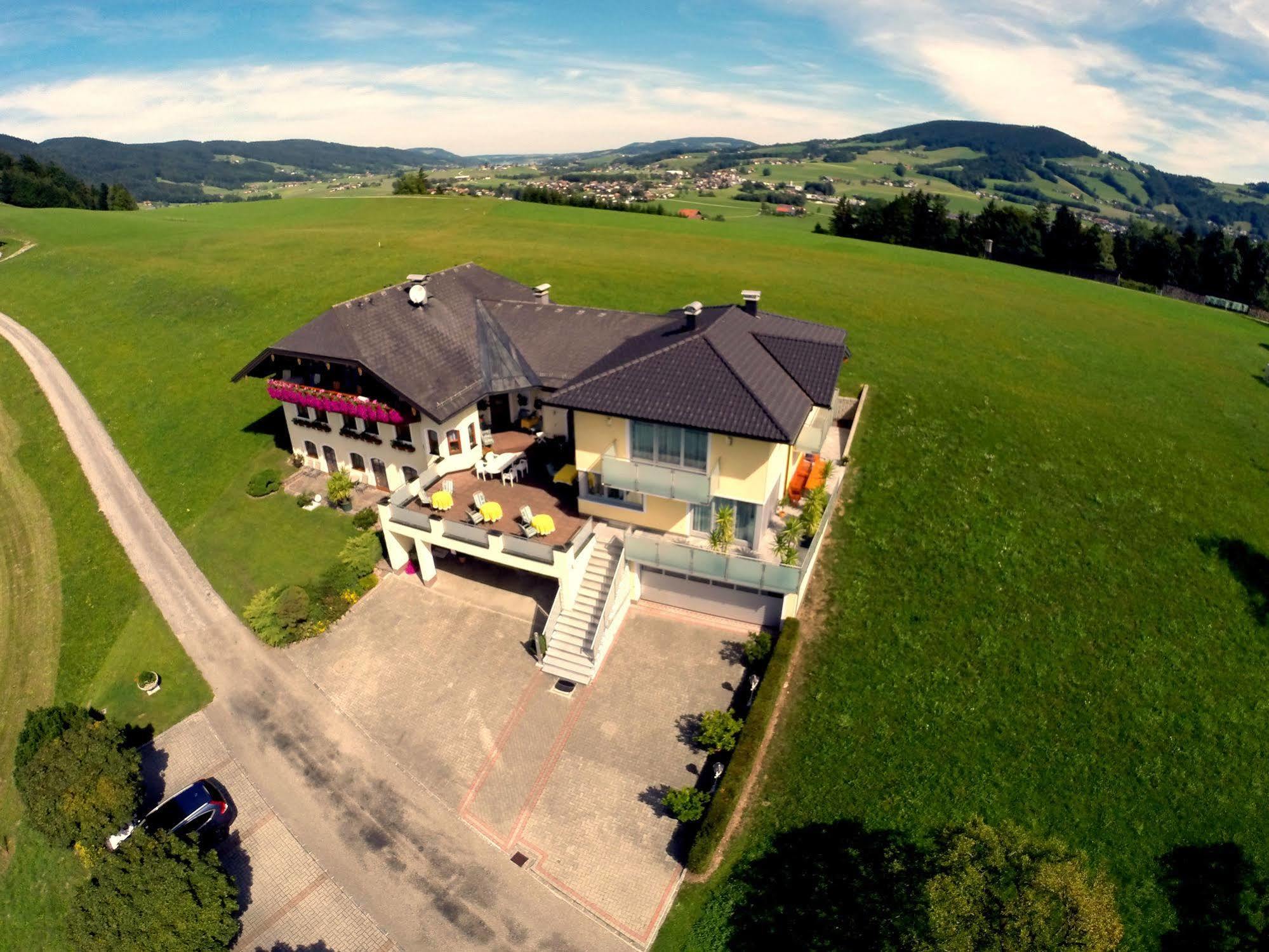 Gaestehaus Stabauer Mondsee Exterior foto