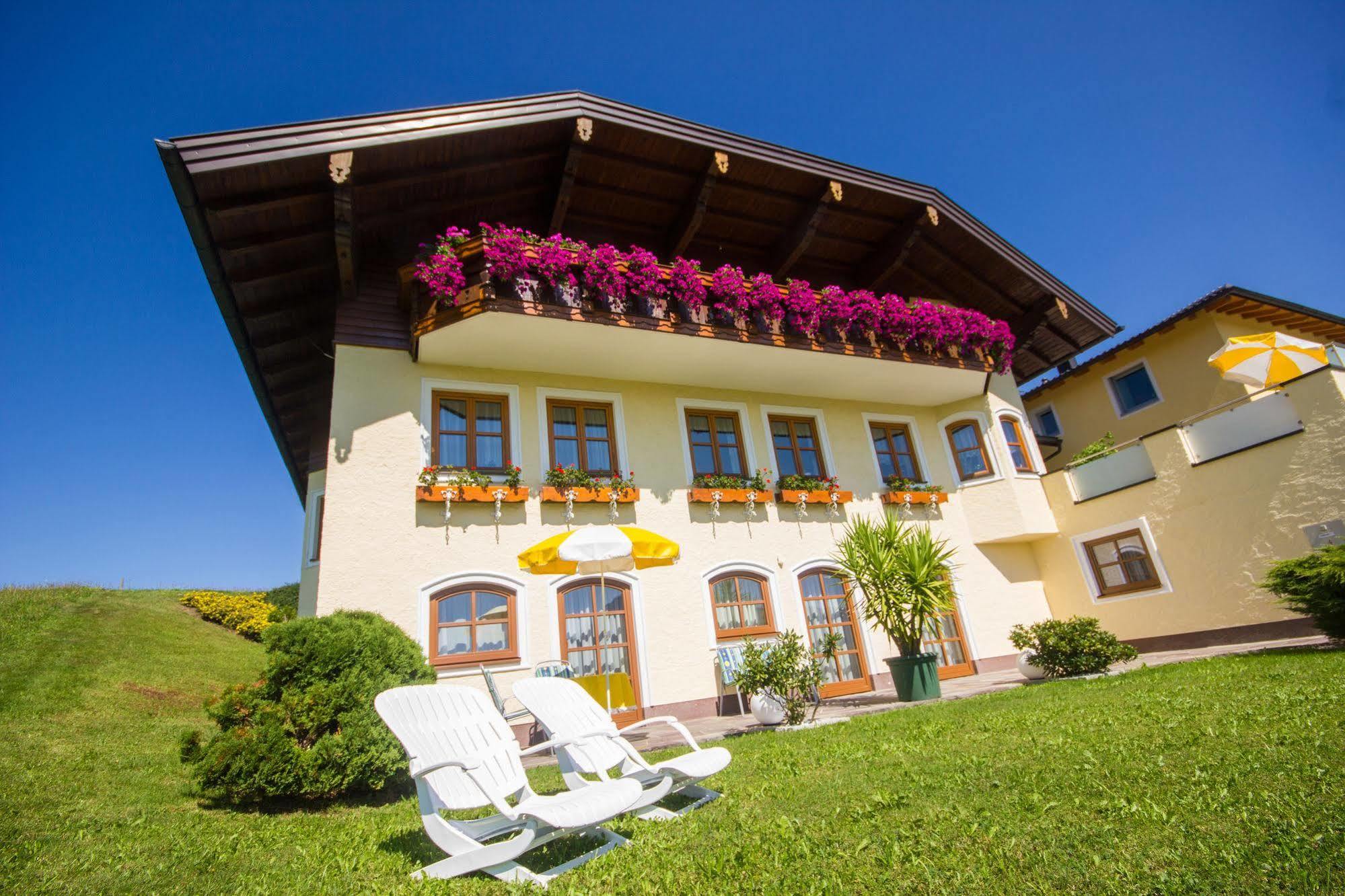 Gaestehaus Stabauer Mondsee Exterior foto