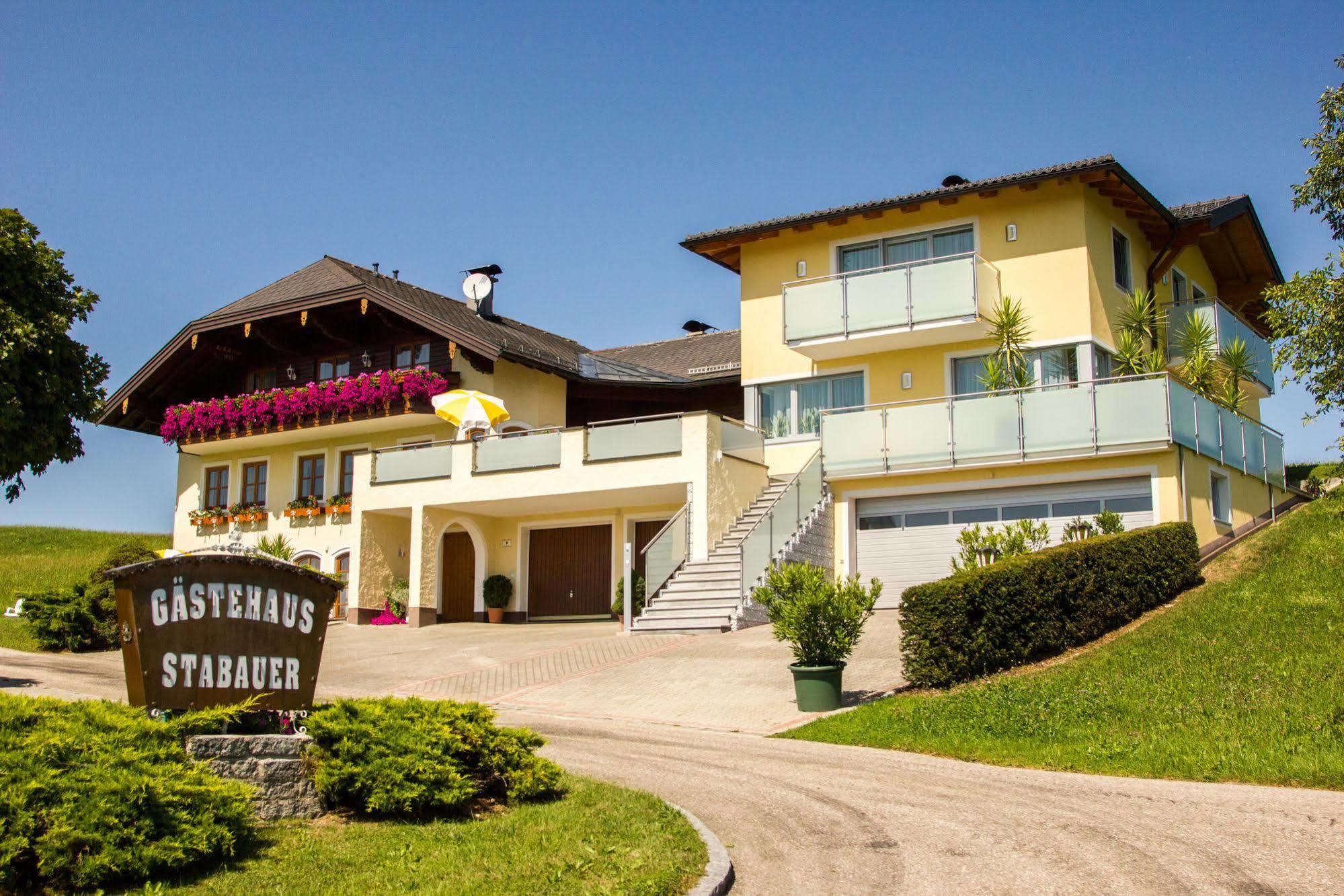Gaestehaus Stabauer Mondsee Exterior foto